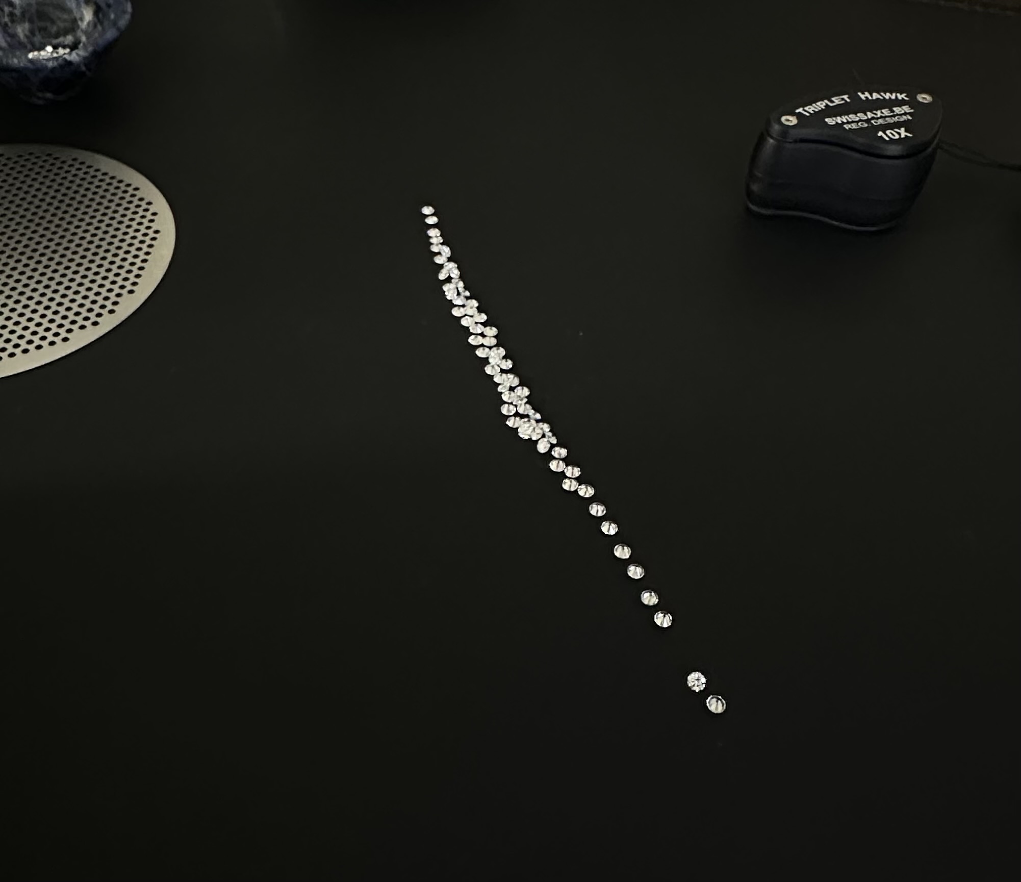 Diamanten-Sortierung in der VOSS Diamonds Expertise